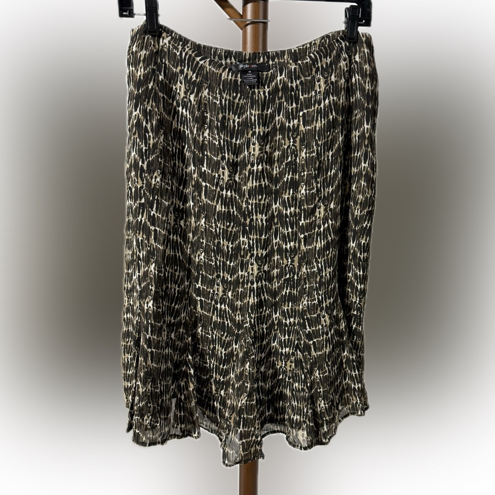 STYLE & Co RAYON ANIMAL PRINT SKIRT
SIZE 10